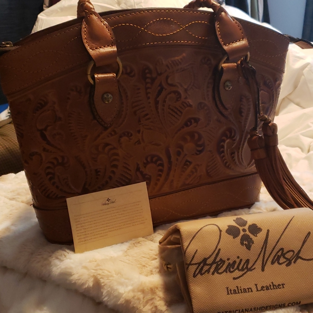 Patricia Nash- mid sized shoulder handbag